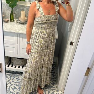 OMIKA Lana maxi dress